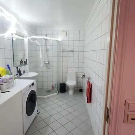 In Sharing 23km From Oslo Center, 31km From Oslo Airport 홈스테이